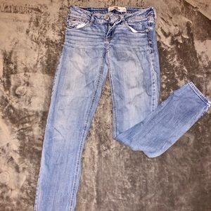Hollister jeans size 3